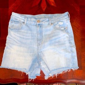 I’m selling short, American Eagle, light blue and is in good condition
